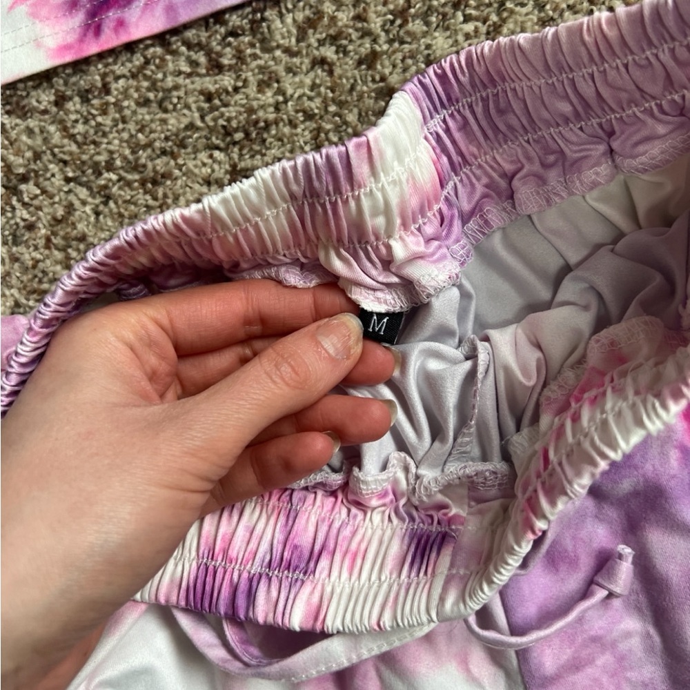 Shein purple tie dye lounge set | long sleeve top + shorts | size m - Picture 4 of 11